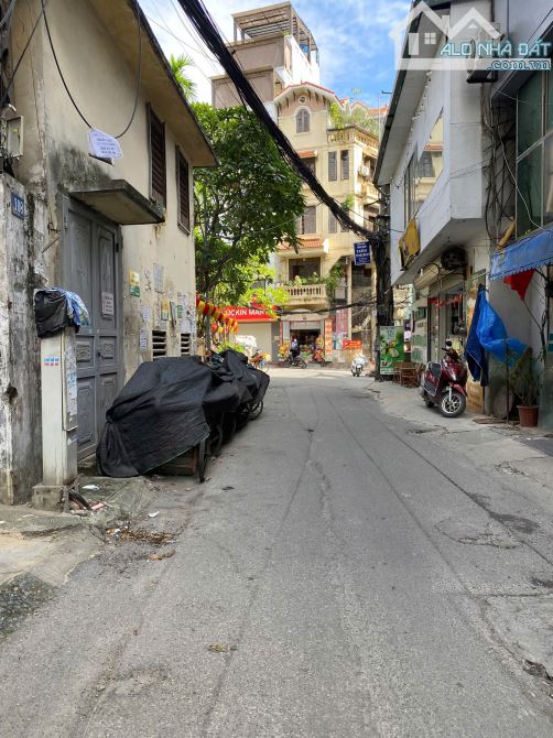 Pháo Đài Láng - 20 phòng khép kín - D.tiền 110tr/th - Mặt phố - Lô góc 4 thoáng