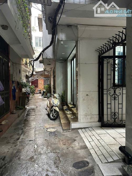 NHÀ ĐẸP PHỐ BẠCH MAI – 39.9M², 5 TẦNG MỚI, 3 PHÒNG NGỦ LỚN – GIÁ 7.84 TỶ! SỔ ĐỎ CHÍNH CHỦ