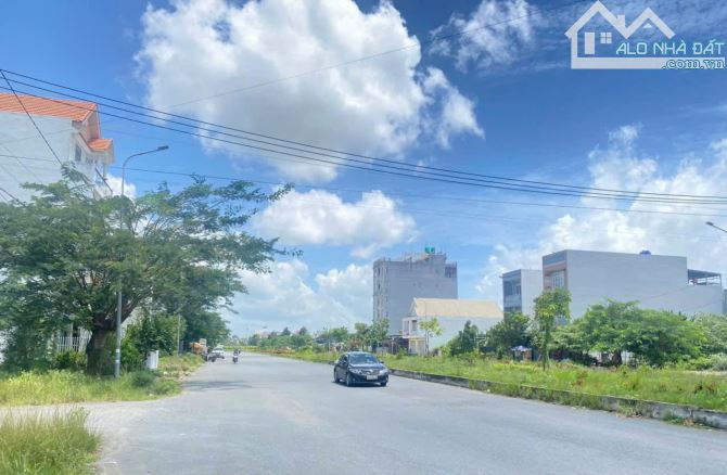 Bán gấp đất đường Phan Văn Mãng DT 125m2 – giá 13tr/m2, SHR - 2