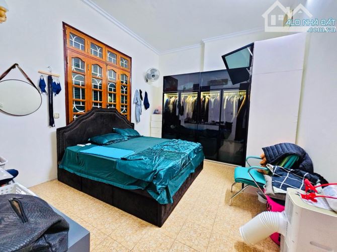 2 mặt ngõ oto tránh Thái Hà, kinh doanh, gần phố, SĐCC, bán đất tặng nhà 91m2