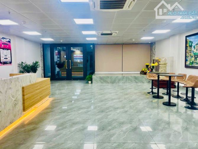 SIÊU VIP - RẺ, bán tòa nhà 9 tầng lô góc phố Nguyên Hồng thông Huỳnh Thúc Kháng, DT 1.2 tỷ