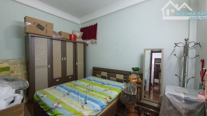 CẦN BÁN GẤP NHÀ 4 TẦNG MP CỔ HÀNG NGANG,NGÕ GẠCH.DT:37M2,MT:5M.LÔ GÓC.SỔ VUÔNG ĐẸP.KD TỐT - 2