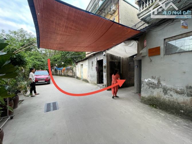 Bán nhà hàng xóm Times City - 40m MT 6.5m hơn 6 tỉ - 15m ô tô - sổ vuông vắn