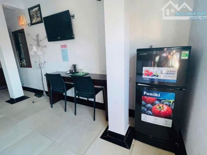 Pháo Đài Láng - 20 phòng khép kín - D.tiền 110tr/th - Mặt phố - Lô góc 4 thoáng