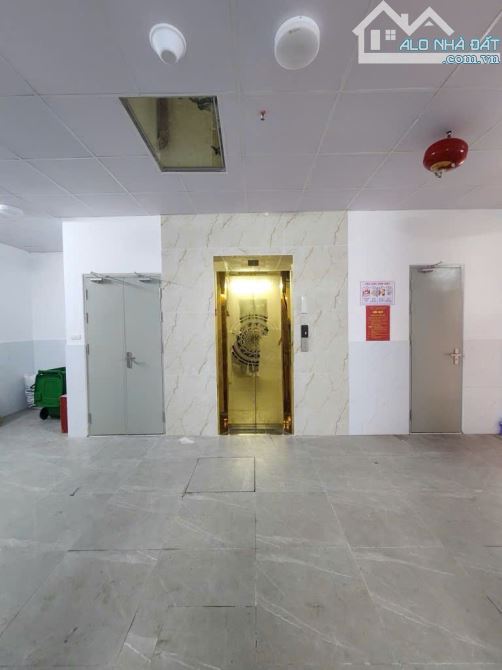 Chùa Láng - 15 phòng khép kín - Dòng tiền 100tr/tháng - Ngõ thông - Thoáng sáng