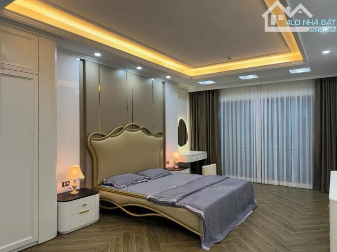 PHÂN LÔ TRẦN QUỐC HOÀN CẦU GIẤY 45M 7 TẦNG GARA THANG MÁY KINH DOANH GIÁ CHÀO BÁN 24.5 TỶ