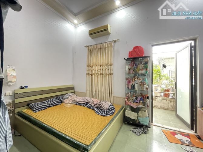 Bán nhà hàng xóm Times City - 40m MT 6.5m hơn 6 tỉ - 15m ô tô - sổ vuông vắn