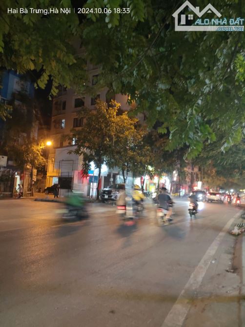 Bán gấp giá rẻ mặt phố Hai Bà Trưng 22m/33mT2, 5 tầng, mặt tiền 2.8m, 21 tỷ, Hoàn Kiếm.