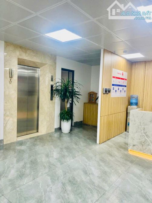 SIÊU VIP - RẺ, bán tòa nhà 9 tầng lô góc phố Nguyên Hồng thông Huỳnh Thúc Kháng, DT 1.2 tỷ