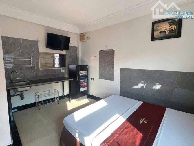 Pháo Đài Láng - 20 phòng khép kín - D.tiền 110tr/th - Mặt phố - Lô góc 4 thoáng