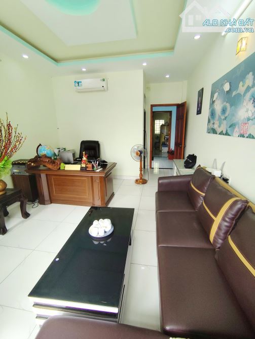 Nhà đẹp Tên Lửa – 3PN + 2 sân thượng – Giá 6.999 tỷ!