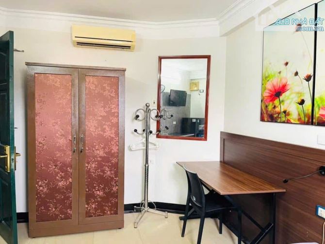 Pháo Đài Láng - 20 phòng khép kín - D.tiền 110tr/th - Mặt phố - Lô góc 4 thoáng