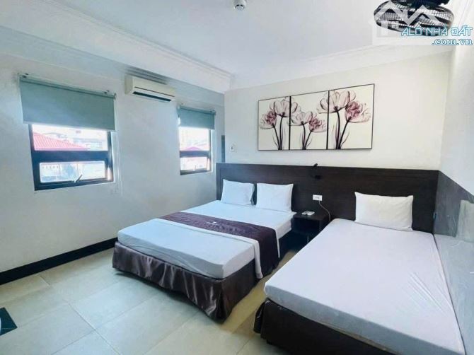 Pháo Đài Láng - 20 phòng khép kín - D.tiền 110tr/th - Mặt phố - Lô góc 4 thoáng