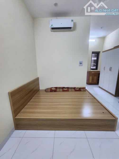 Chùa Láng - 15 phòng khép kín - Dòng tiền 100tr/tháng - Ngõ thông - Thoáng sáng