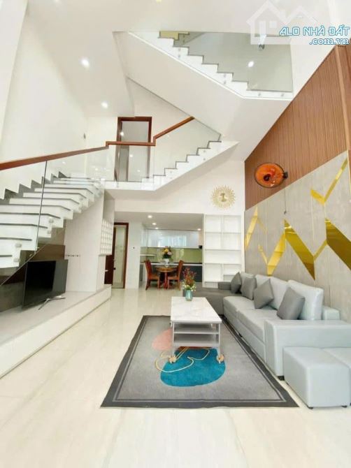 Cắt lỗ bán gấp nhà 60m2, giá 3 tỷ 550 triệu Nguyễn Thượng Hiền, P5, Bình Thạnh. Thuê 18tr - 8