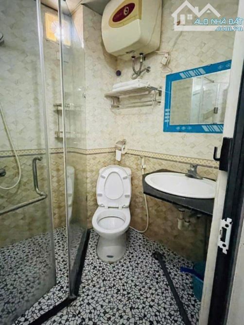 Pháo Đài Láng - 20 phòng khép kín - D.tiền 110tr/th - Mặt phố - Lô góc 4 thoáng