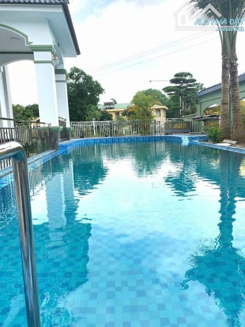 biệt thự DUY NHẤT tại HIỆP HÒA-BẮC NINH. nằm tại TT thị trấn, đẳng cấp 5 sao.gần 1000m2.