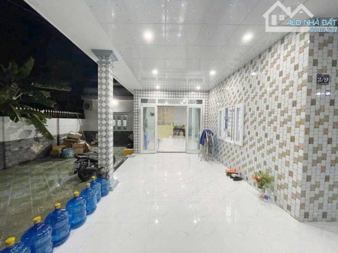 Nhà 236m2 Khu Phố 9 Thị trấn Bến Lức Long An mới xây kiên cố