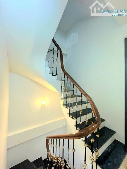 Nhà đẹp ngõ 29 Khương Hạ oto tránh vào nhà, full nội thất, kdoanh 6 ngủ. Giá 14.8 tỷ