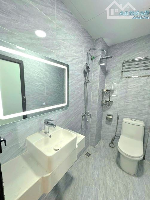 Nhà đẹp ngõ 29 Khương Hạ oto tránh vào nhà, full nội thất, kdoanh 6 ngủ. Giá 14.8 tỷ