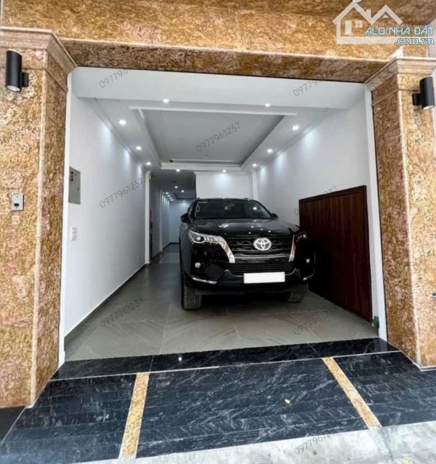 BÁN NHÀ PHỐ HOÀNG SÂM 55m2 × 7T THANG MÁY. NHÀ MỚI, GARA Ô TÔ 7 CHỖ, KINH DOANH, VĂN PHÒNG