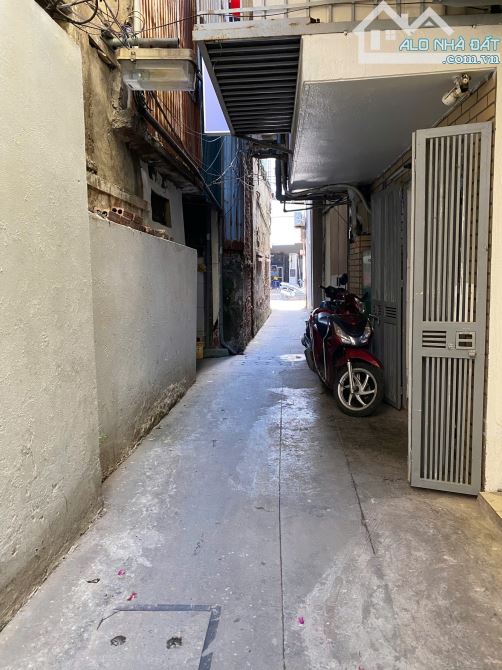 Trần Quý Cáp - 9 phòng khép kín - Dòng tiền 45tr/th - Cách ô tô 15m - Ngõ thông