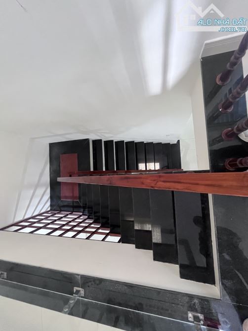 Bán nhà 3 tầng, 150m2 sát Mặt Tiền Ông Ích Đường - 3