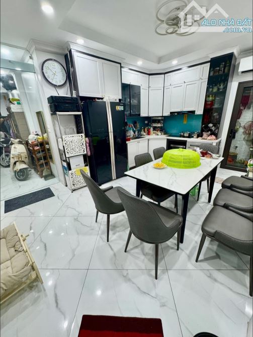 7 tầng thang máy lô góc 20m ra Phố Kim Ngưu, dãy chẵn Kdoanh, Spa, 58m2. Giá 20.5 tỷ