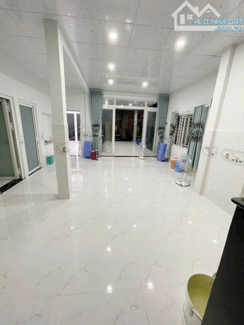 Nhà 236m2 Khu Phố 9 Thị trấn Bến Lức Long An mới xây kiên cố - 6