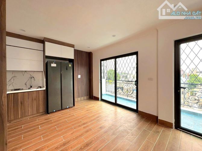 6 tầng thang máy full nội thất xịn ngõ 18 Định Công Thượng 33m2 oto tránh 10m. Giá 9.9 tỷ