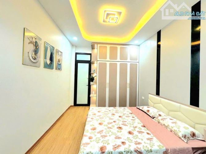 Nhà đẹp ngõ 29 Khương Hạ oto tránh vào nhà, full nội thất, kdoanh 6 ngủ. Giá 14.8 tỷ