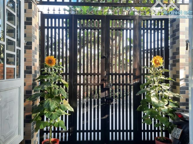 Nhà Ấp 1 Tân Bửu Bến Lức xây kiên cố Cách Nguyễn Hữu Trí 400m chỉ 1tỷ550tr - 8