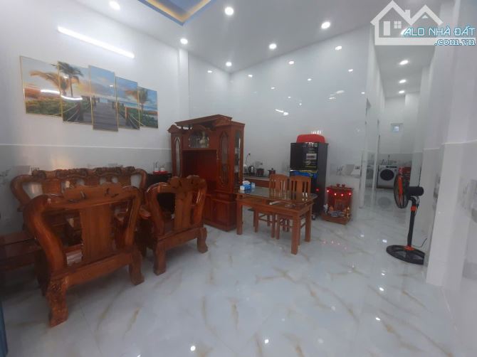 Nhà Ấp 1 Tân Bửu Bến Lức xây kiên cố Cách Nguyễn Hữu Trí 400m chỉ 1tỷ550tr - 9