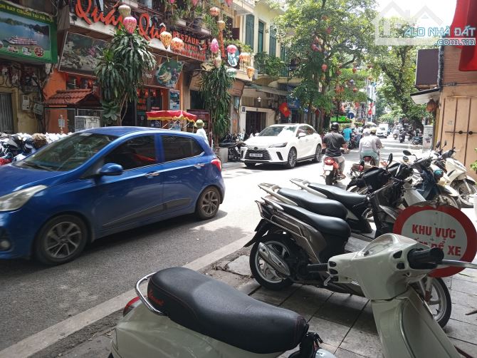 Mặt phố Mã Mây Hoàn Kiếm trung tâm phố cổ DT 440m2, MT 15.5m, Giá 218 tỷ