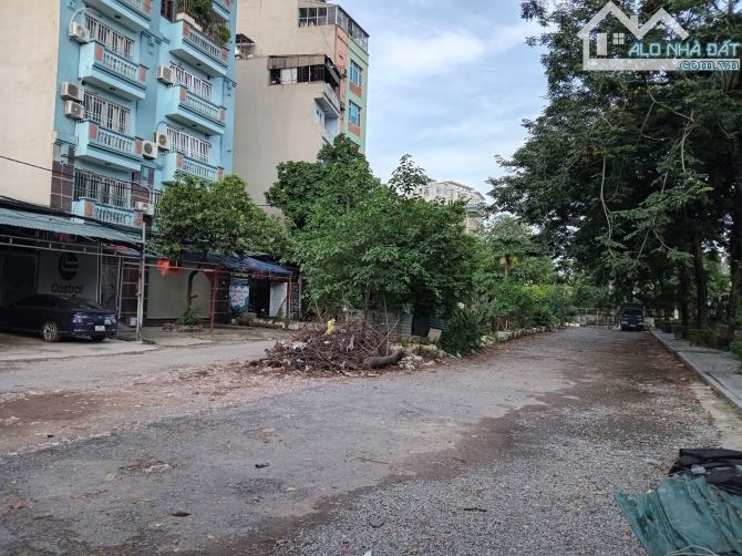 Bán nhà đường Giáp Bát lô góc đón đầu quy hoạch mặt phố lớn 850m2 Mặt tiền 25m, giá 139 tỷ