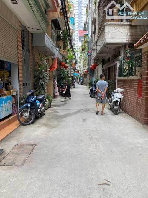 Trường Chinh - Dòng tiền khủng - Mặt ngõ thông - Ô tô 4 chỗ qua nhà - Đầy đủ PCCC