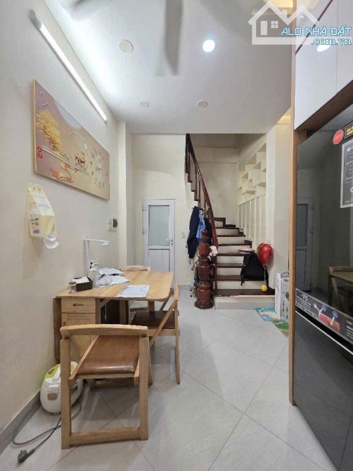 Bạch Mai 39,2m² – Nhà 5 tầng mới – Ngõ ba gác vào tận cửa – Chỉ 8,19 tỷ!