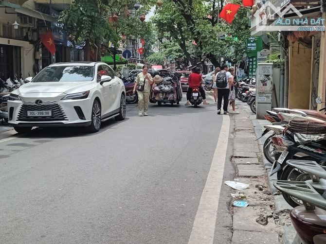 Mặt phố Mã Mây Hoàn Kiếm trung tâm phố cổ DT 440m2, MT 15.5m, Giá 218 tỷ