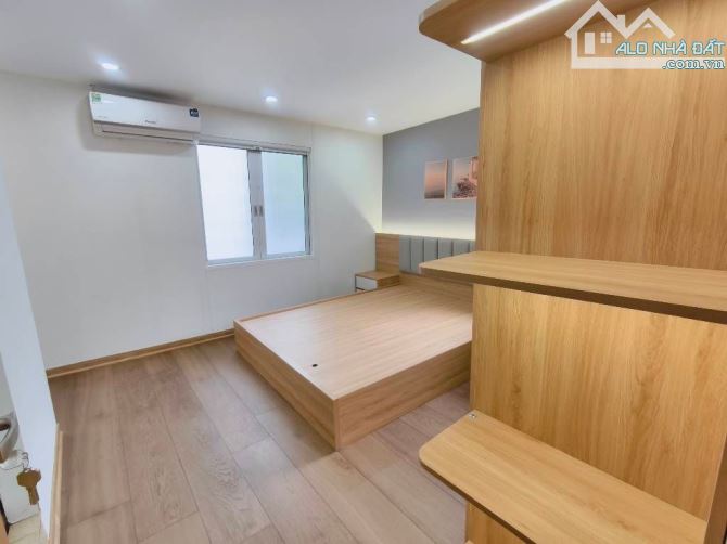 Bán căn hộ tập thể Quỳnh mai TT hai bà trưng lô góc ba đình thoáng sáng ô tô chánh sânchơi