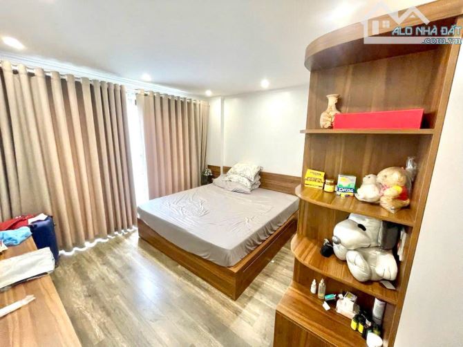 Bán nhà Thụy Khuê - Tây Hồ 43m 7 tầng thang máy oto 7 chỗ