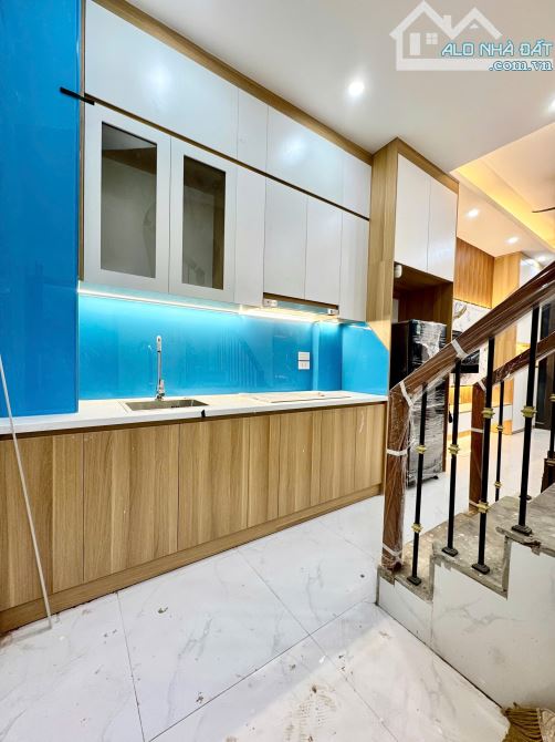 Bán Nhà Phố Trương Định / 4 Tầng Mới Đẹp / 20m Ra Phố / Nhỉnh 4 Tỷ