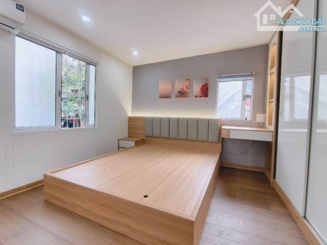 Bán căn hộ tập thể Quỳnh mai TT hai bà trưng lô góc ba đình thoáng sáng ô tô chánh sânchơi