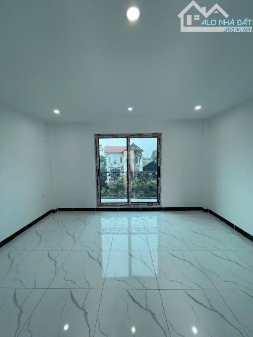 Bán nhà 4 tầng-45m2-ngõ thông ,cạnh đường trục chính.Trung tâm chợ Phượng -Phụng Châu - 3