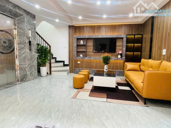 ( NHÀ MỚI ĂN TẾT ) NHÀ ĐỊNH CÔNG THƯỢNG 35M, 6 TẦNG, MT 6M, 10,2 TỶ - HOÀNG MAI