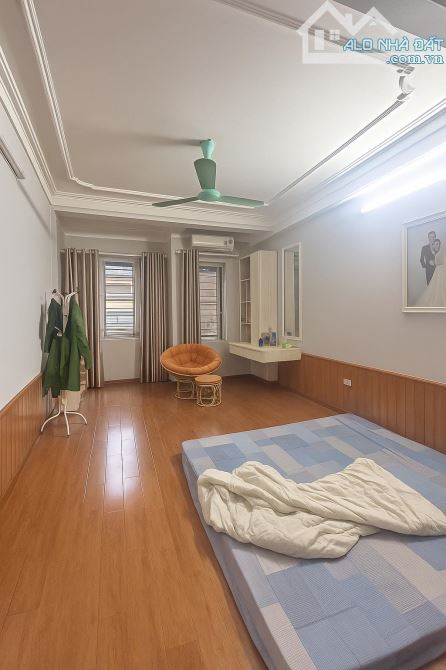 Bán nhà phố Trần Khát Chân, Hai Bà Trưng, phân lô, ô tô tránh 5 tầng 45m2 giá 18.5 tỷ