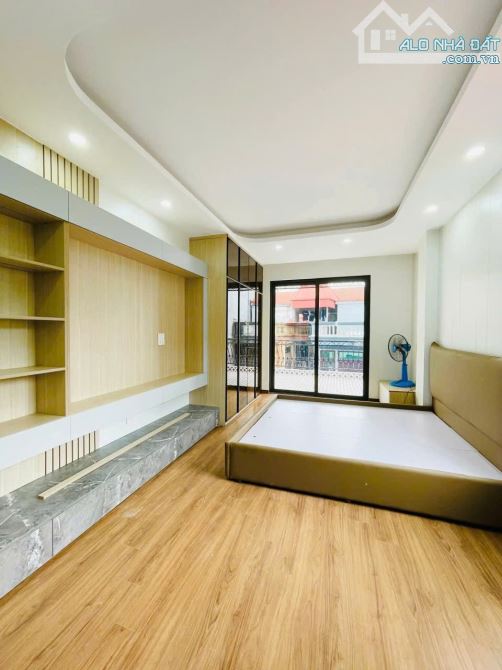 NHỈNH 8 TỶ CÓ NHÀ VỪA KINH DOANH VỪA Ở ,37M, 8,95 tỷ - ĐỊNH CÔNG, HOÀNG MAI