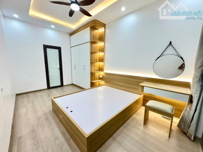 Bán Nhà Phố Trương Định / 4 Tầng Mới Đẹp / 20m Ra Phố / Nhỉnh 4 Tỷ