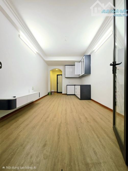 Bán nhà ngõ 213 Xã Đàn, DT 25m, 5 tầng, MT 3.1m, giá 7.6 tỷ.