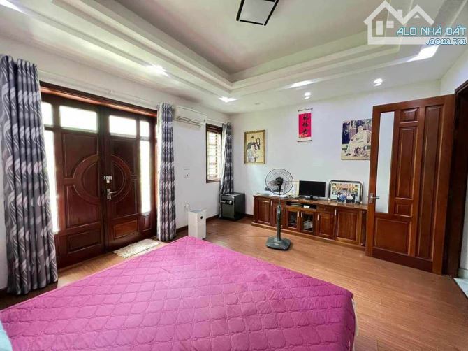 BÁN NHÀ PHÂN LÔ ĐƯỜNG HOÀNG QUỐC VIỆT CẦU GIẤY DT 70M 5 TẦNG GARA Ô TÔ 2 THOÁNG GIÁ 22 TỶ