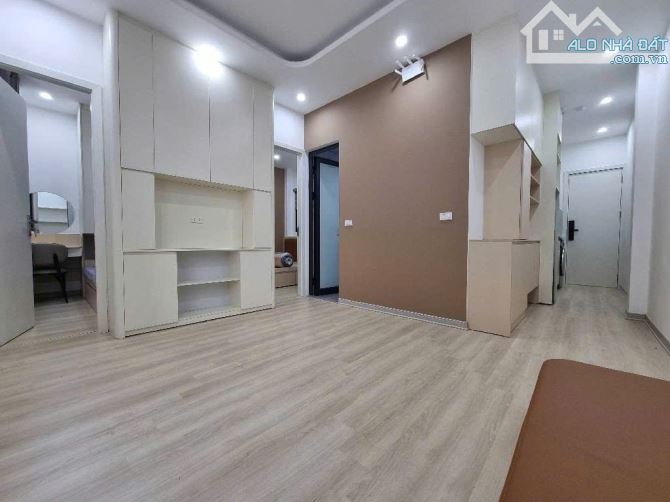 Láng - 23 phòng khép kín - Doanh thu 2 tỷ/năm - Cách ô tô 40m - Trước nhà ba gác